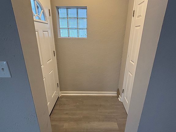 4th image of 373 Taft Pl
