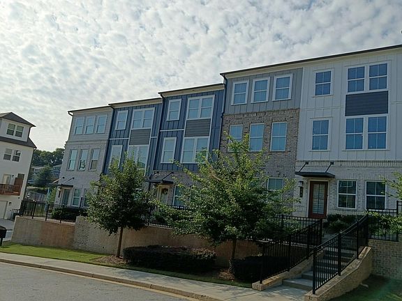 2nd image of 308 Skylar Ter SE