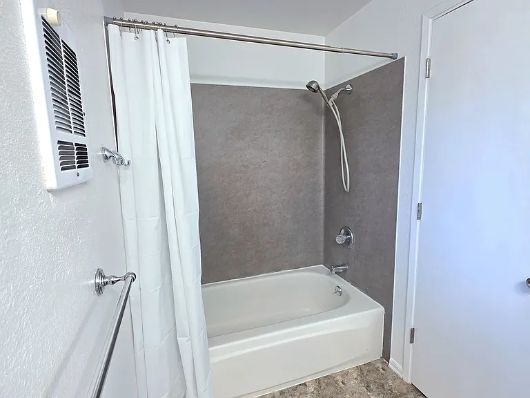 171 1st Ave NW — Photo 24
