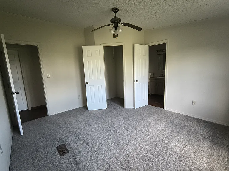4735 E County Road 74 — Photo 32