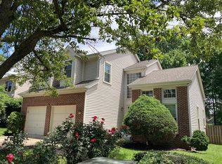 5553 Village Center Dr, Centreville, VA 20120