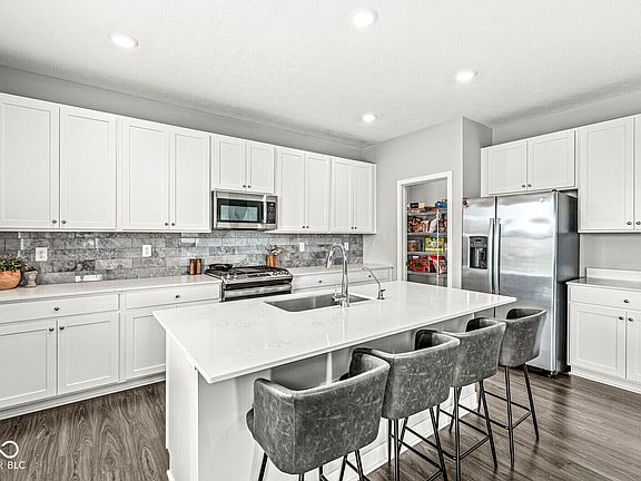 4th image of 11638 Brooks Farm Blvd