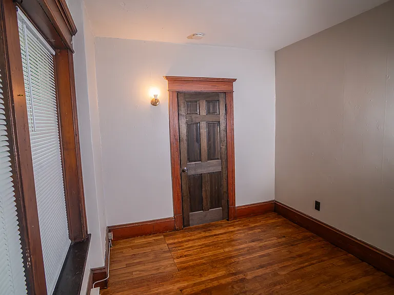 243-245 Sargeant St #2R — Photo 12