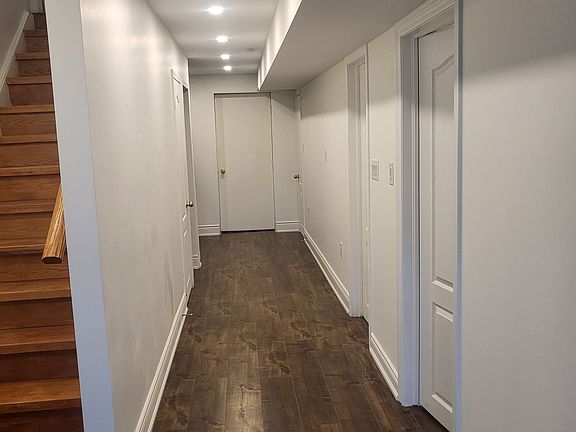 4th image of 28 Spring Valley Ct