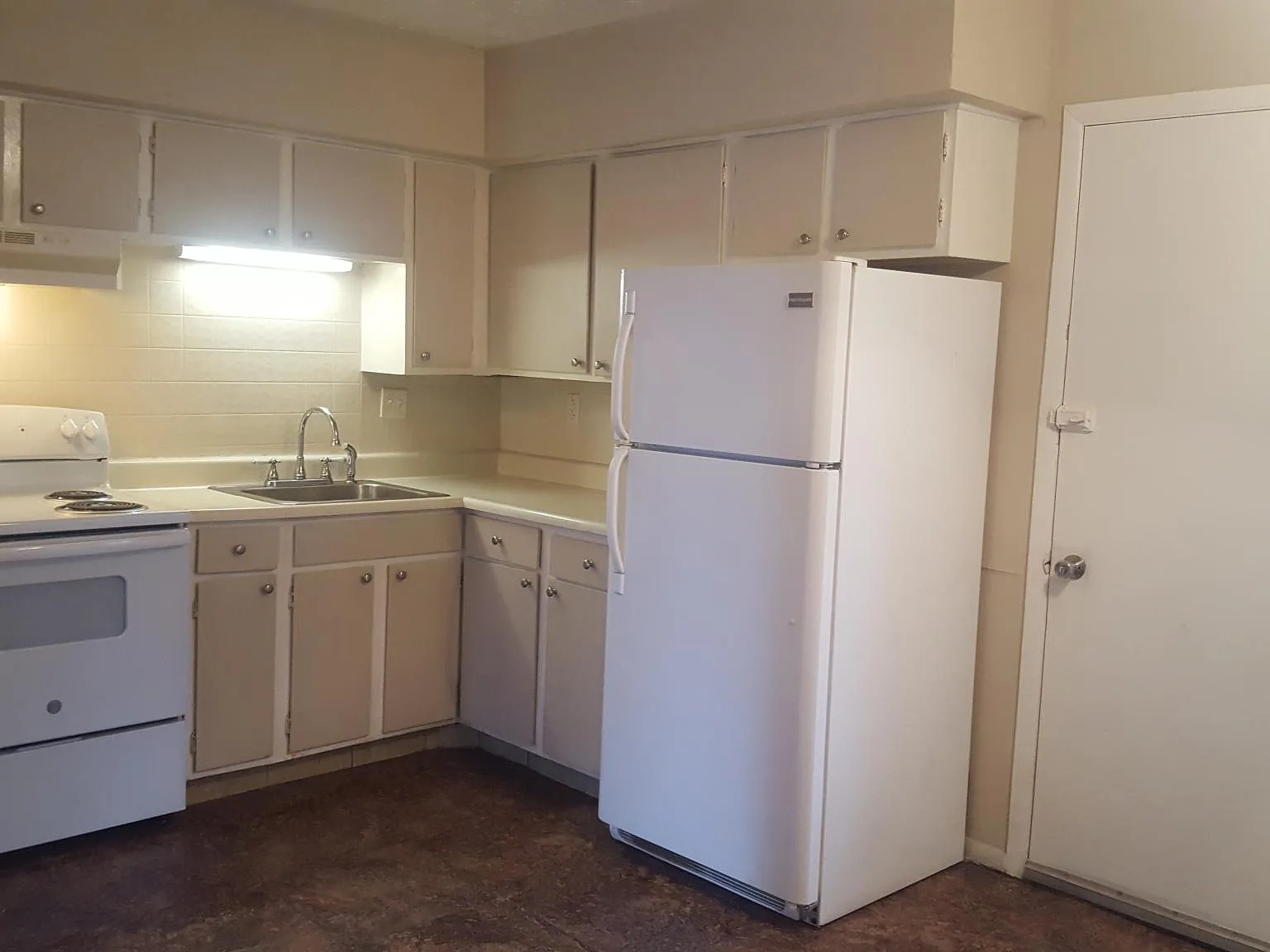 2 bed, 850 sqft, $974 — Photo 2