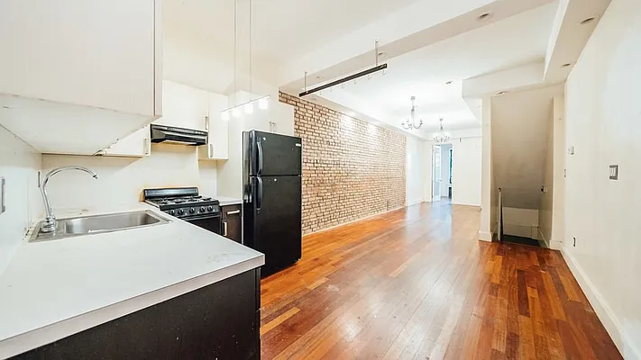 Rented by Nooklyn NYC LLC | media 23