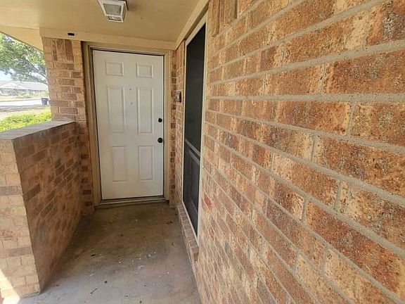 4th image of 2504 Bunker Hill Dr #1