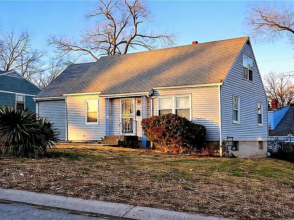 4736 E 44th Ter
