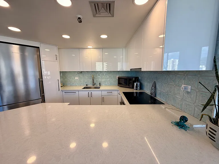 2499 Kapiolani Blvd #1201 — Photo 2