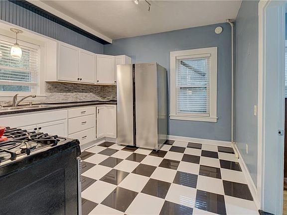2nd image of 73 Boyden St