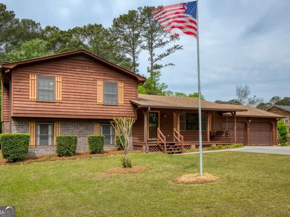 1111 Holly Hills Dr, Lilburn, GA 30047
