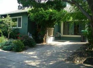 1324 Mill Pond Rd, Ashland, OR 97520