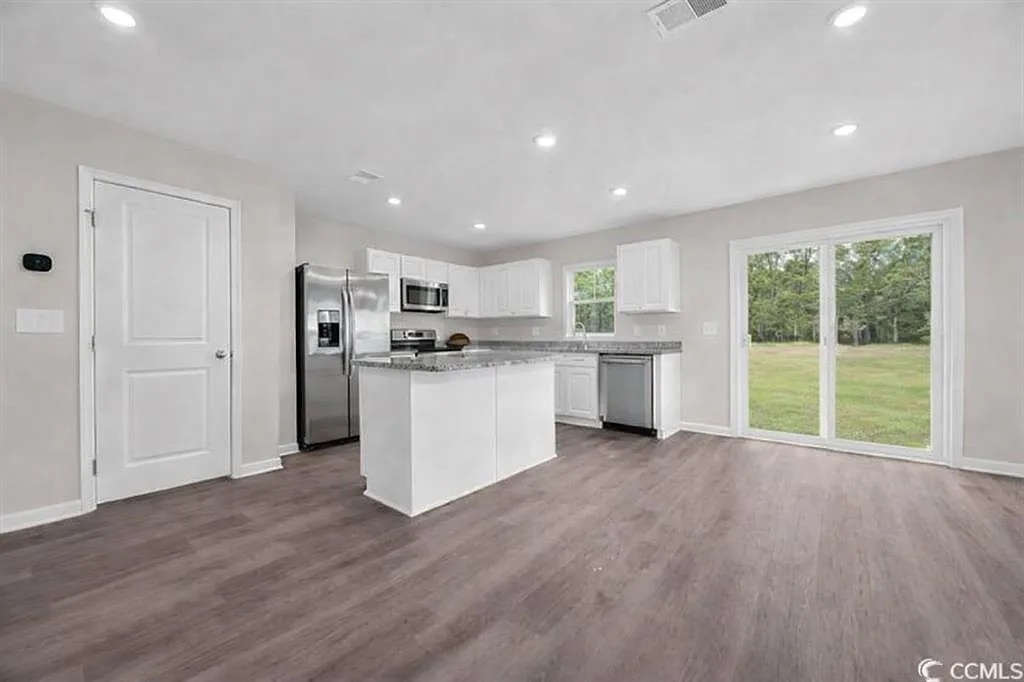 3 bed, 2.5 bath, 1442 sqft, $1,850 — Photo 4