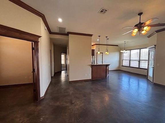 3rd image of 612 N Timber Rd