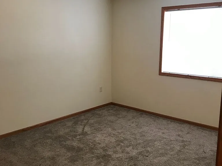 1958 Cypress Ct NE — Photo 8