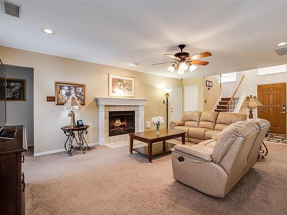4th image of 3523 Southdown Dr
