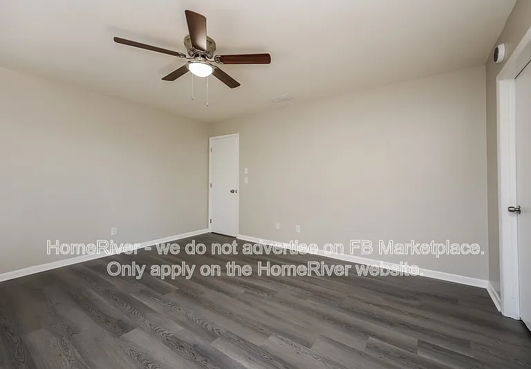 3716 SW 6th Pl — Photo 8