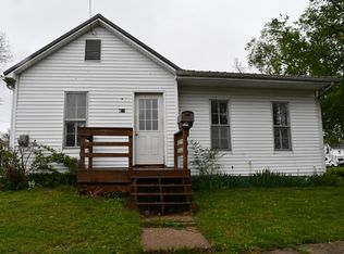 211 Williams St, Barry, IL 62312