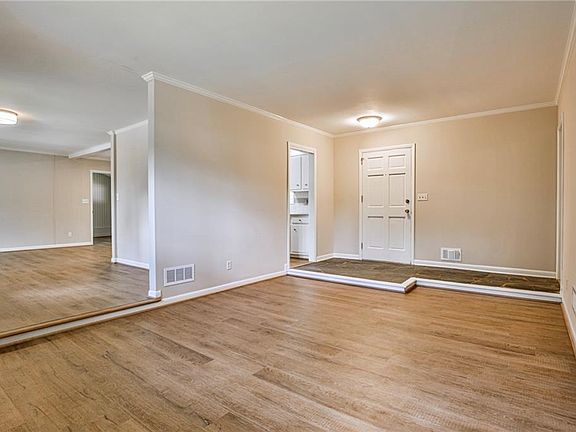 5th image of 2385 Henderson Pines Ct