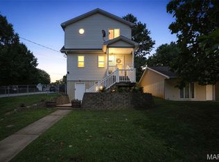 803 E 3rd St, De Soto, MO 63020
