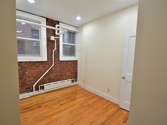 2nd image of 109 Peterborough St APT C