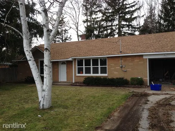 105 W Stark Dr, Saginaw, MI 48609