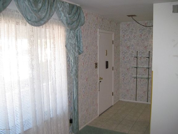 4th image of 10919 N CHERRY HILLS Drive W