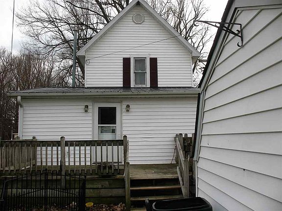 3rd image of 216 W Branson St
