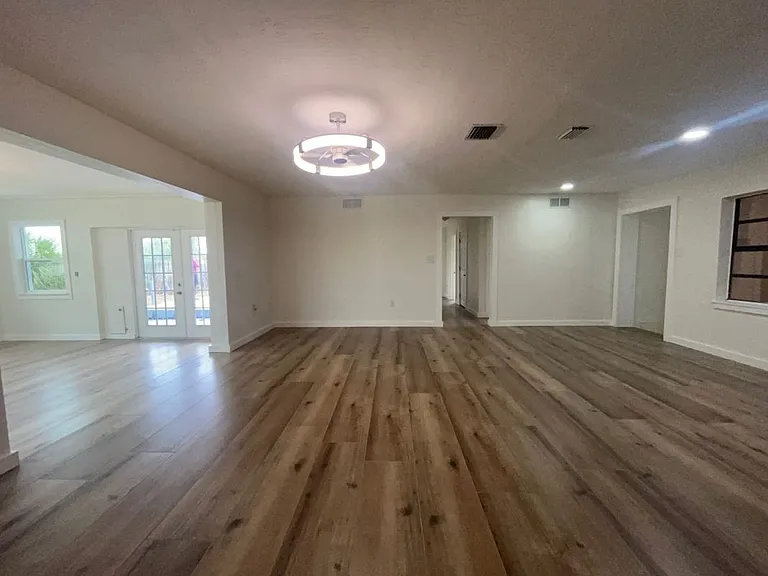 329 W Arlington St — Photo 18