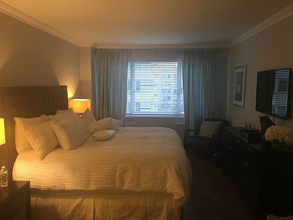 4th image of 215 E 68th St APT 5S