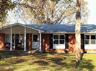 3701 Diamond Head Dr, Saint Louis, MO 63125