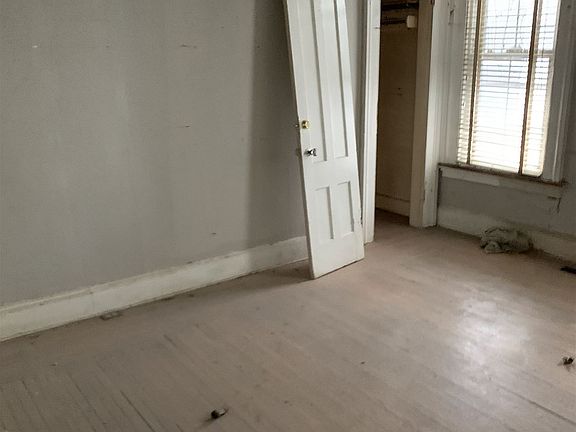 2nd image of 300 Howard Ave
