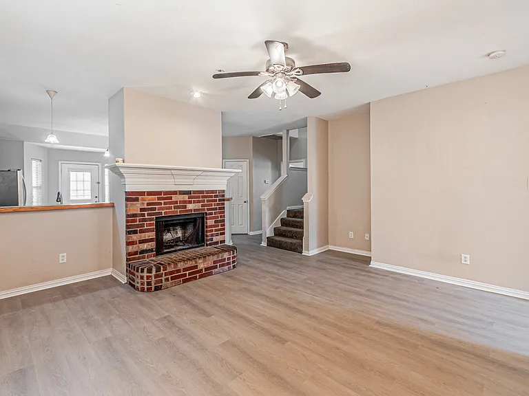 464 Bass Rd — Photo 9