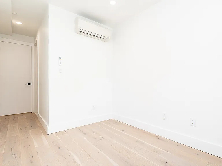 485 Tompkins Ave #3B — Photo 9