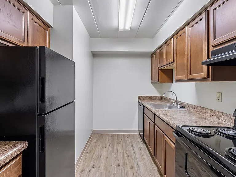 Forest Apartments — Photo 10