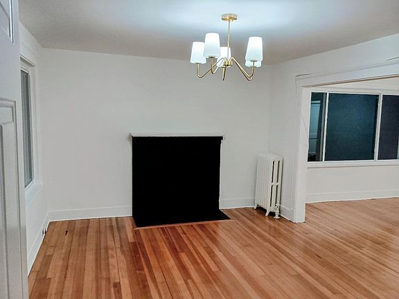 3rd image of 836 Belmont St #1
