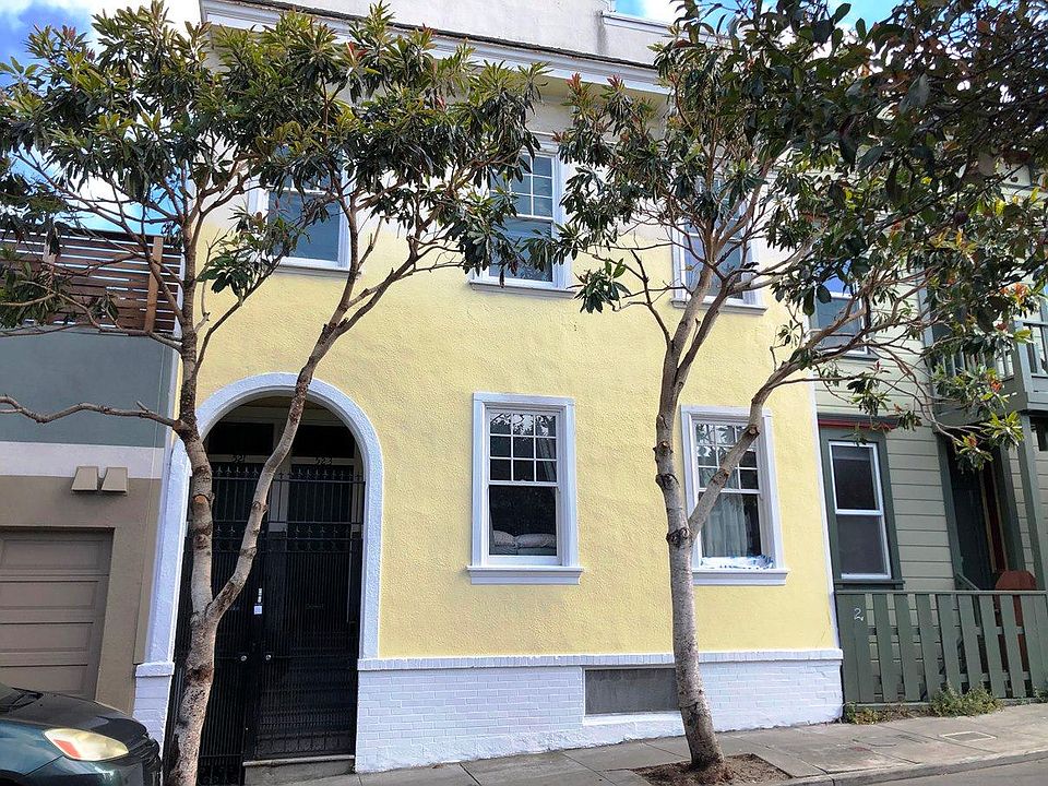 Duplex - Top unit for rent.