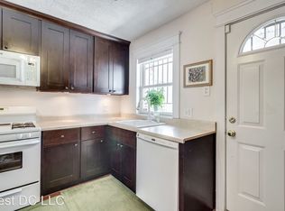 235 17th St SE, Washington, DC 20003