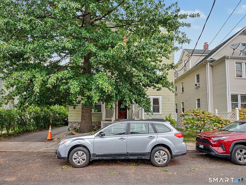 1st image of 28 E Walnut St