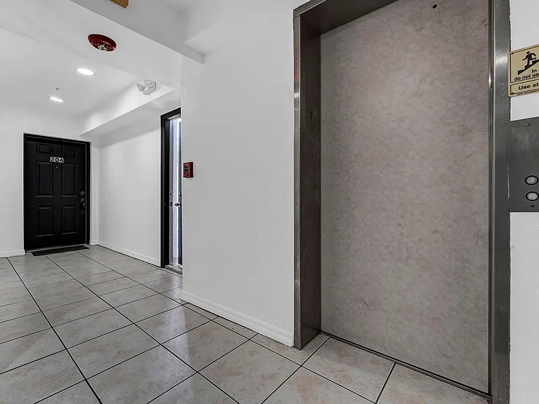 520 SW 5th St — Photo 21