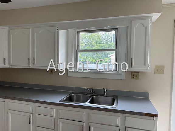 2nd image of 1422 F St