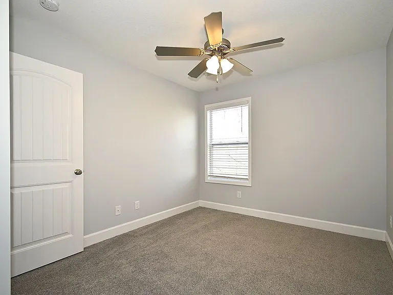112 Ryan Ct — Photo 21