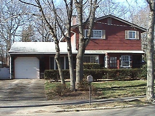 1st image of 8 Sterling Dr