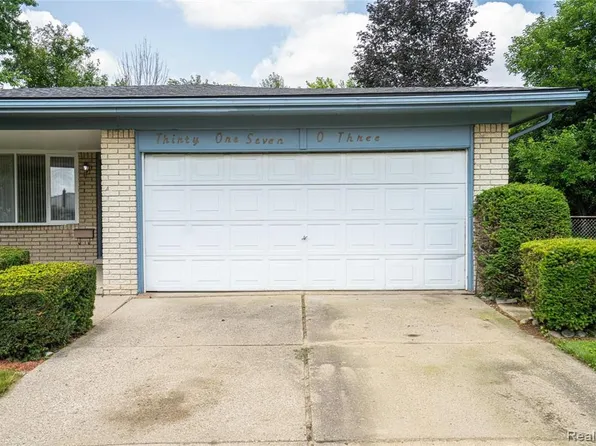 31703 Acton Dr, Warren, MI 48092
