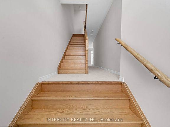 4th image of 30 Radisson St