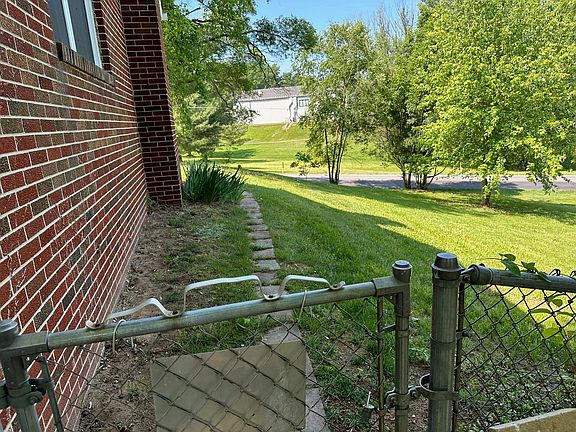 5th image of 78 Hodge St