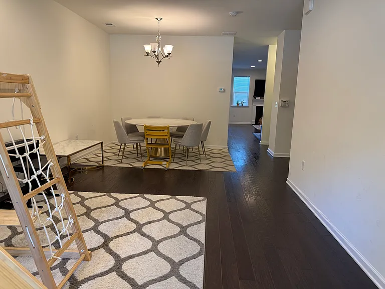 107 Savoth Ln — Photo 2