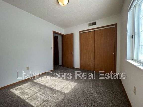 5th image of 605 S Washington St #13