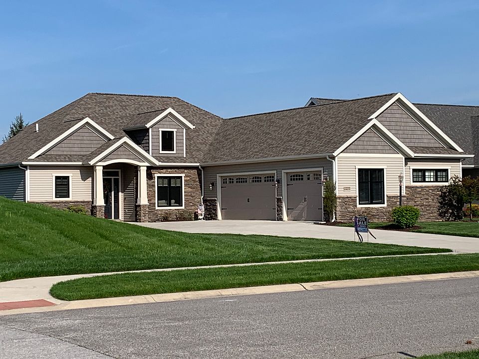 Custom Villa Home w/Upgrades