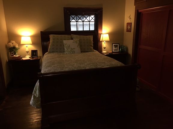 4th image of 400 Avenue C NE